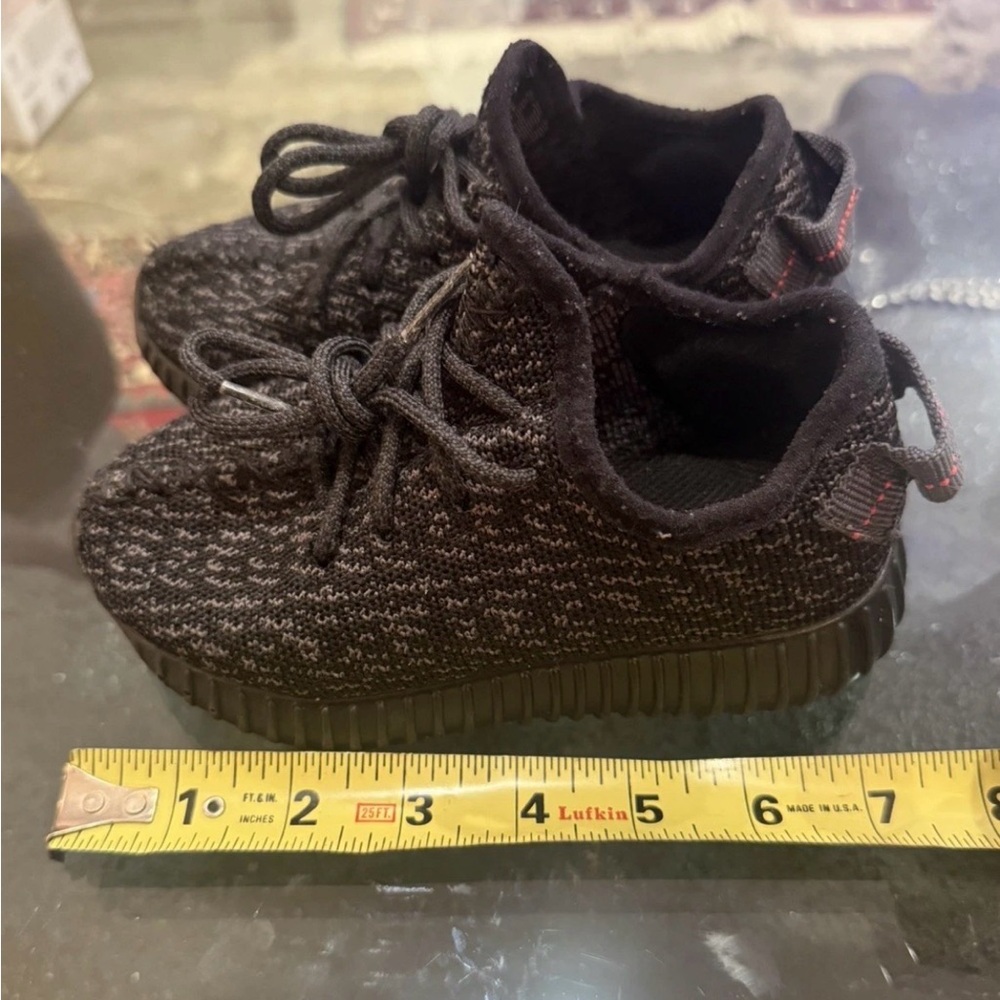 adidas Yeezy 350 - Little Kid LK Youth 13.5 - Pirate Black - Picture 8 of 16